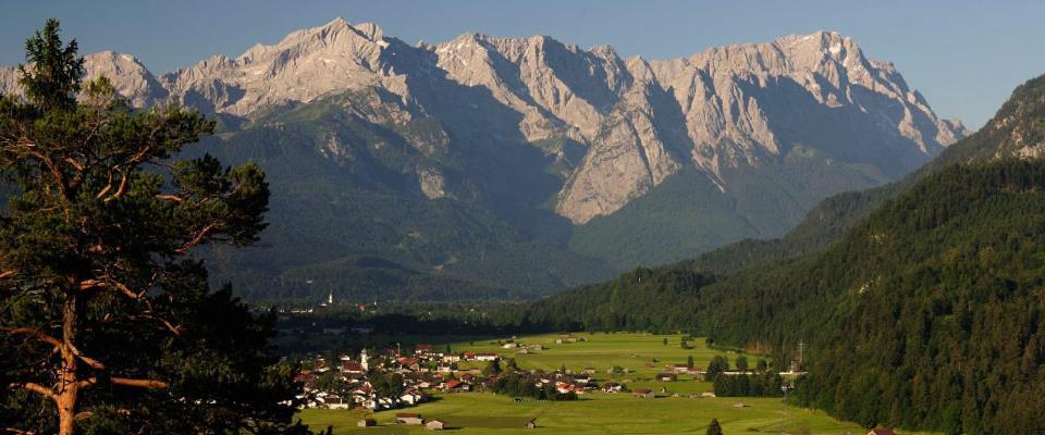 Landgasthof Kirchmayer Farchant Exterior foto